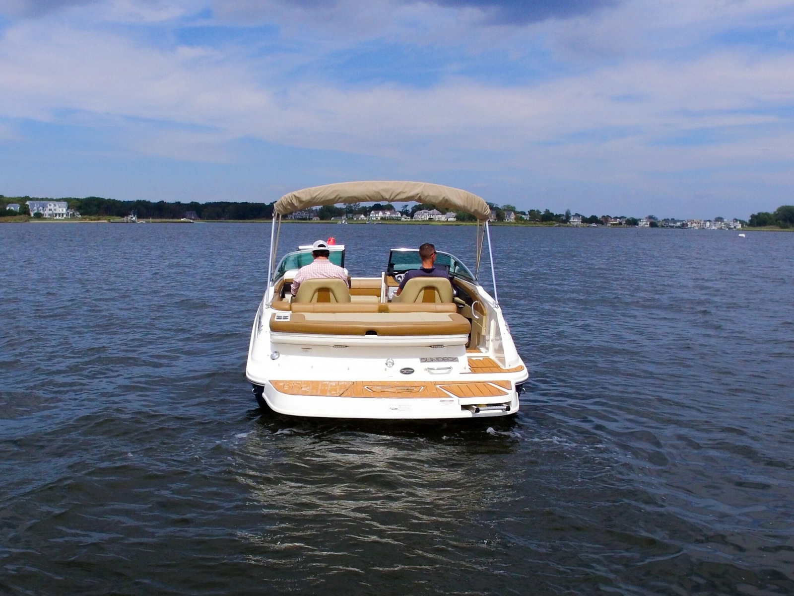2015 Sea Ray 220 Sundeck