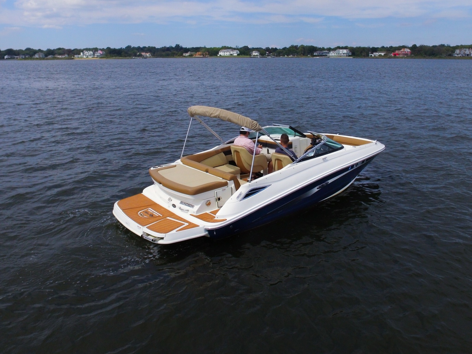 2015 Sea Ray 220 Sundeck
