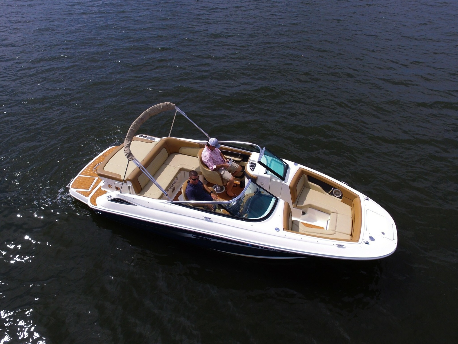 2015 Sea Ray 220 Sundeck