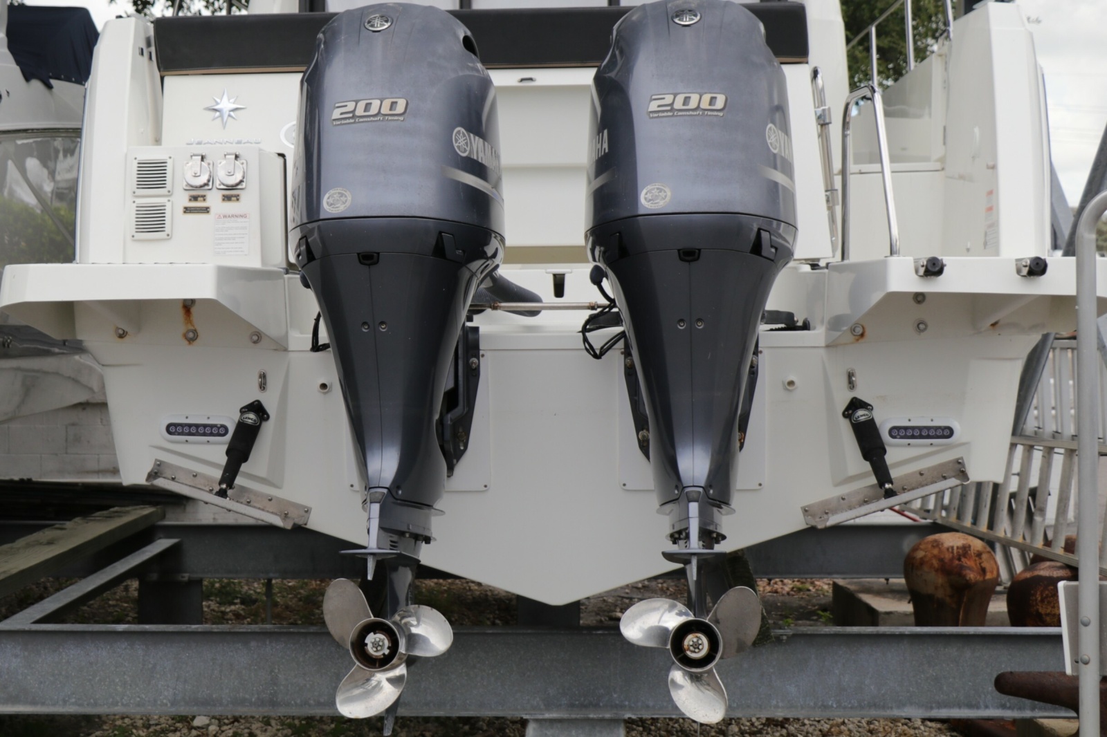 2017 Jeanneau NC 895