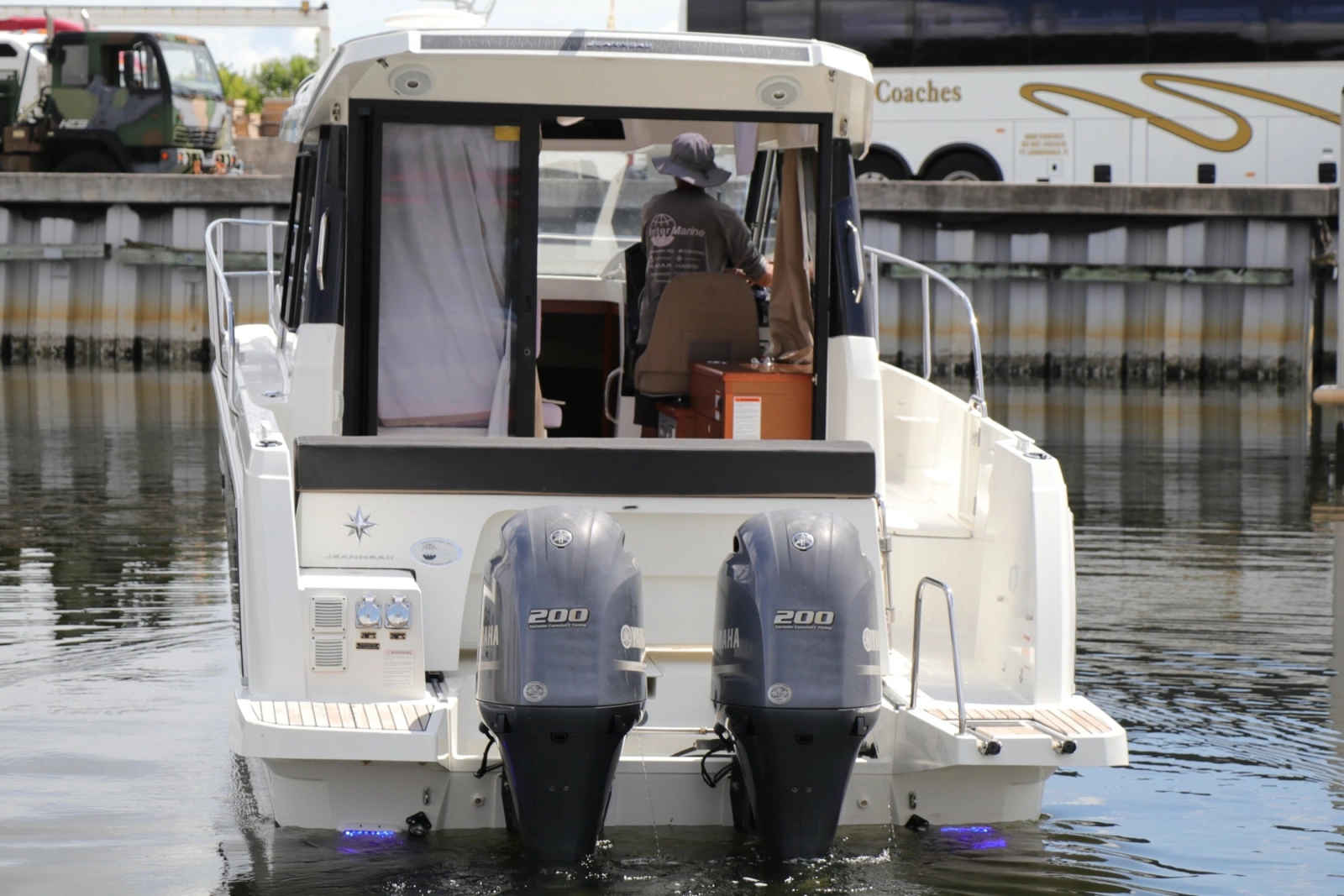2017 Jeanneau NC 895