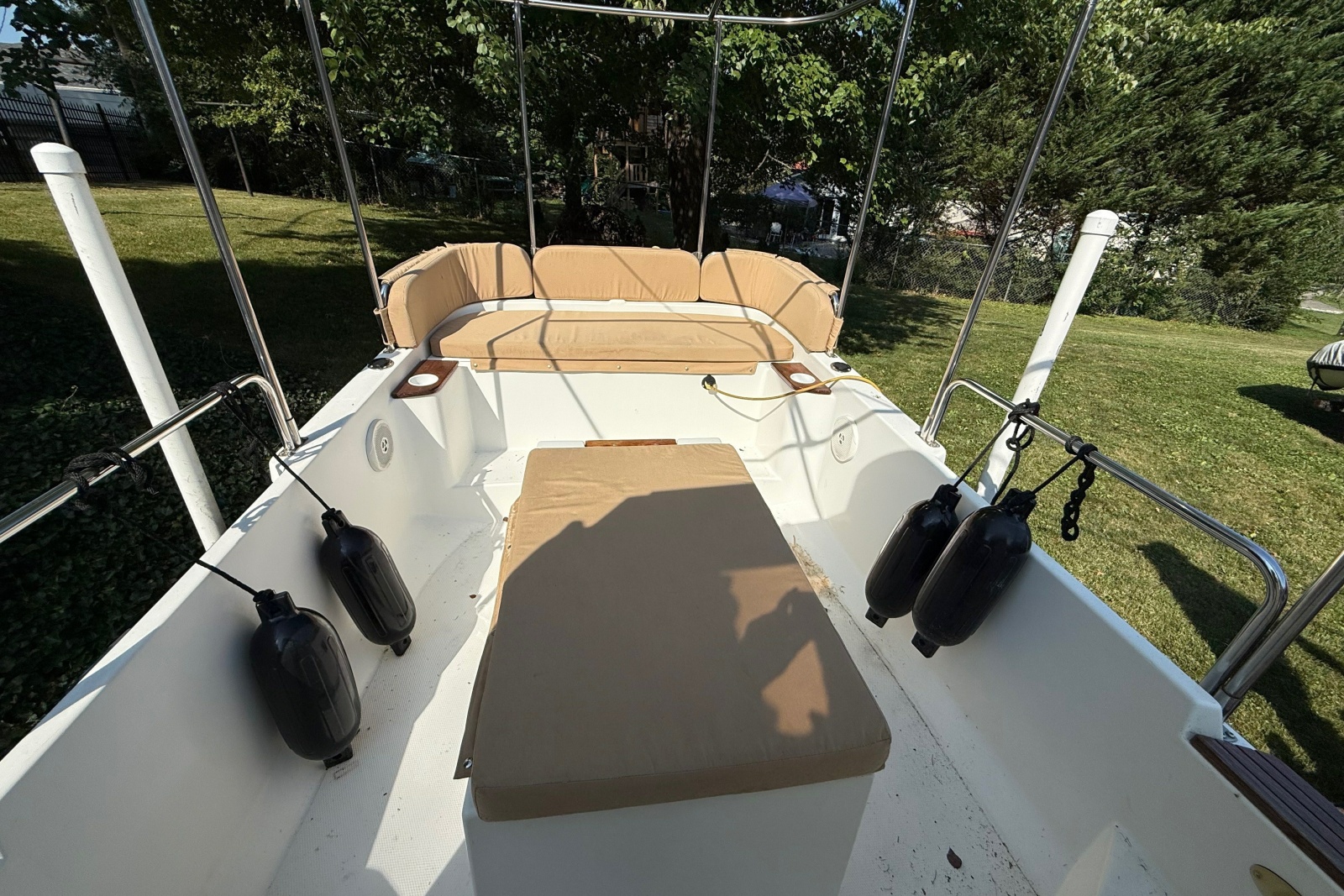 2011 Ranger Tugs R-21 EC