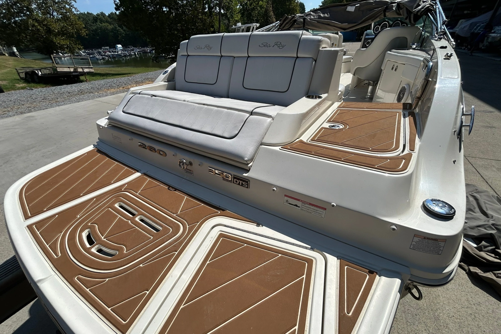 2010 Sea Ray 260 Sundeck