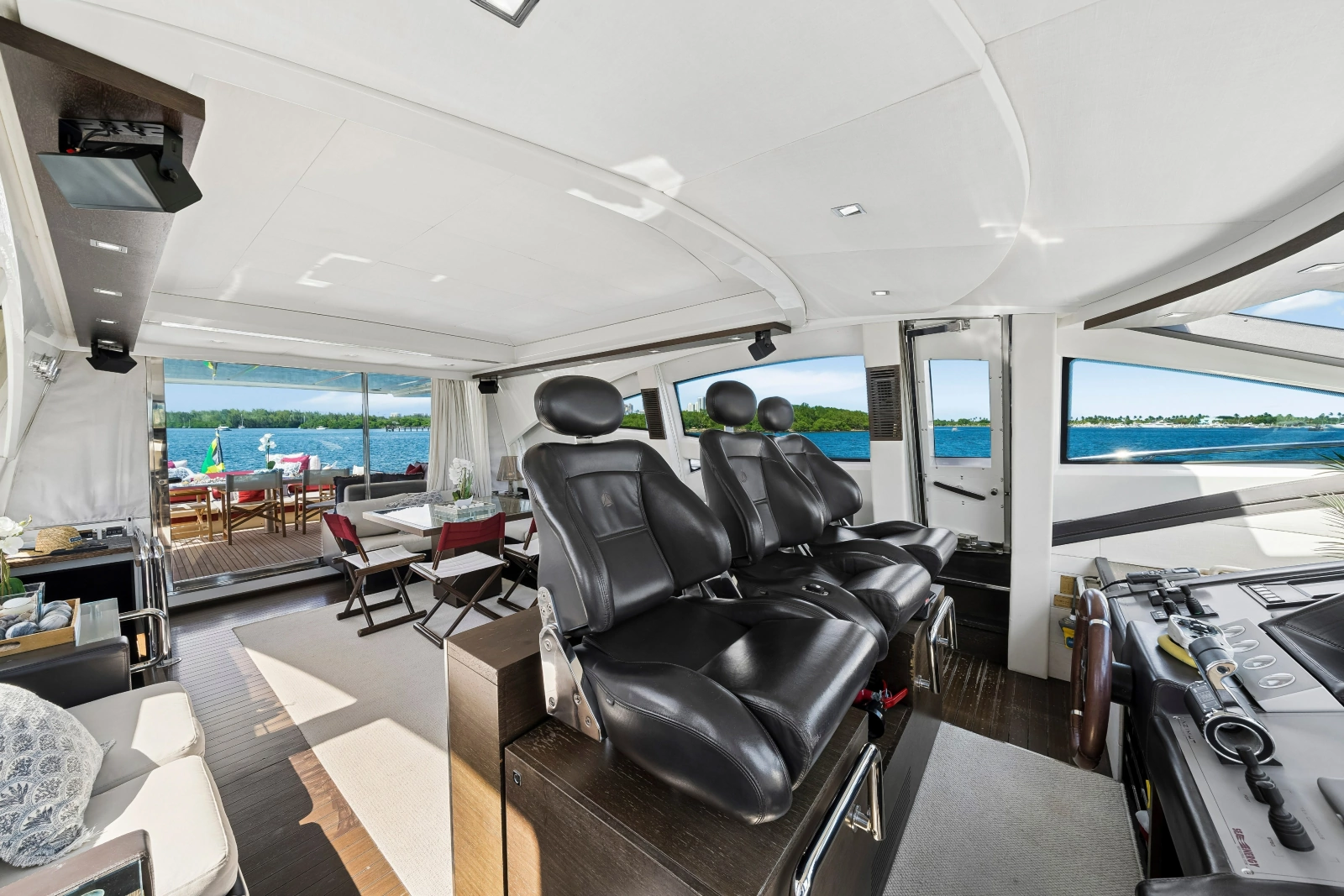 2009 Azimut 86S