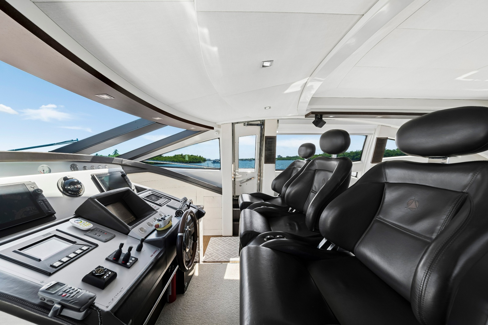 2009 Azimut 86S