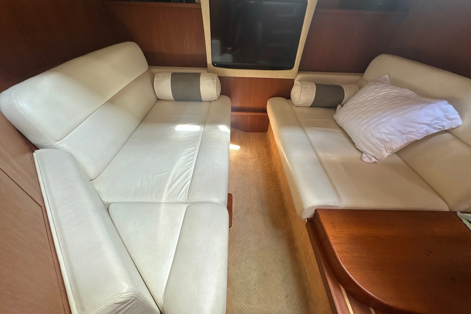 2009 Tiara Yachts 3500 Sovran
