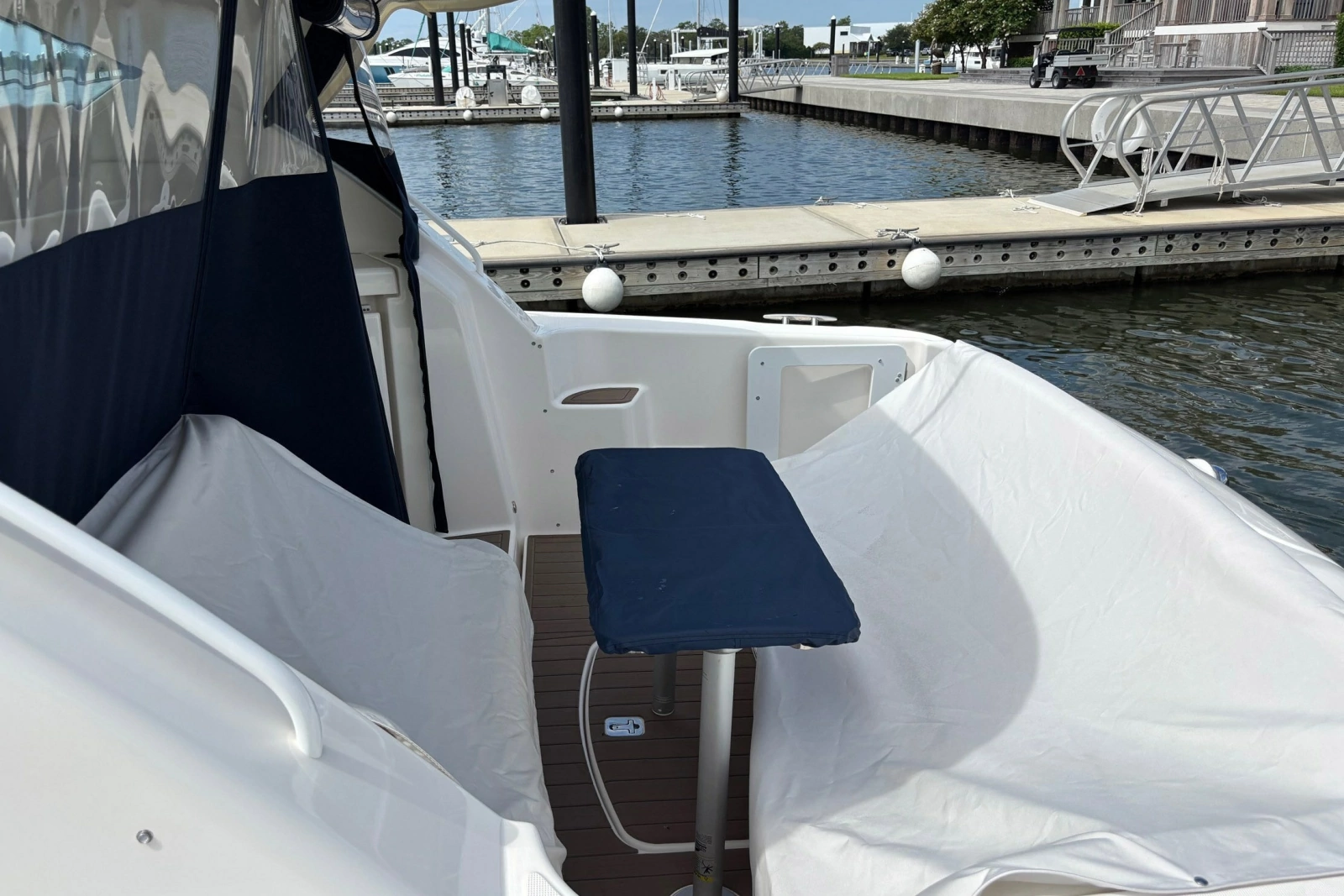 2009 Tiara Yachts 3500 Sovran