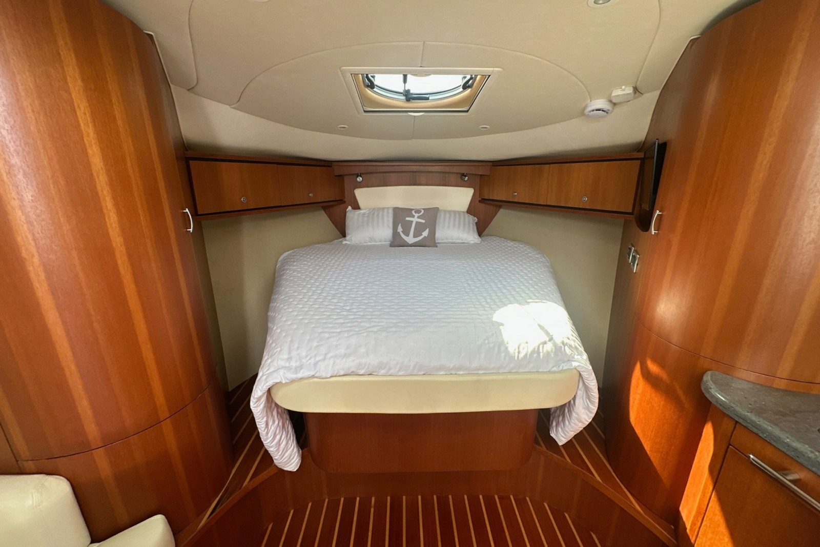 2009 Tiara Yachts 3500 Sovran