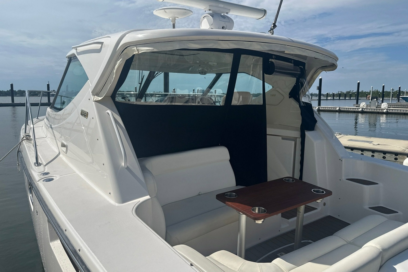 2009 Tiara Yachts 3500 Sovran
