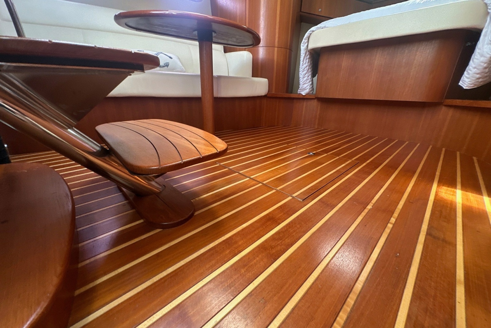 2009 Tiara Yachts 3500 Sovran