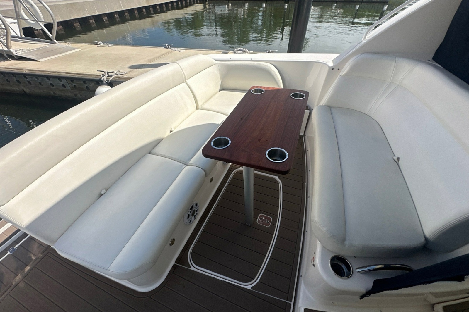 2009 Tiara Yachts 3500 Sovran