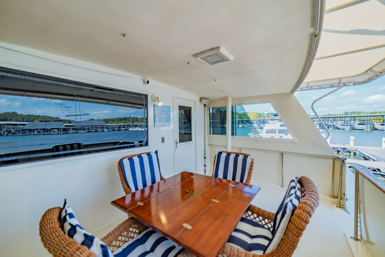 1988 Hatteras 70 Cockpit Motor Yacht