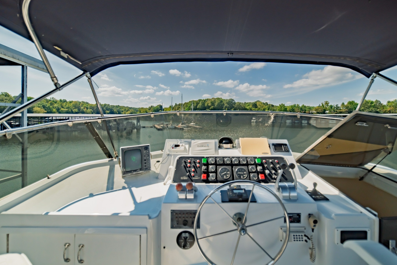 1988 Hatteras 70 Cockpit Motor Yacht