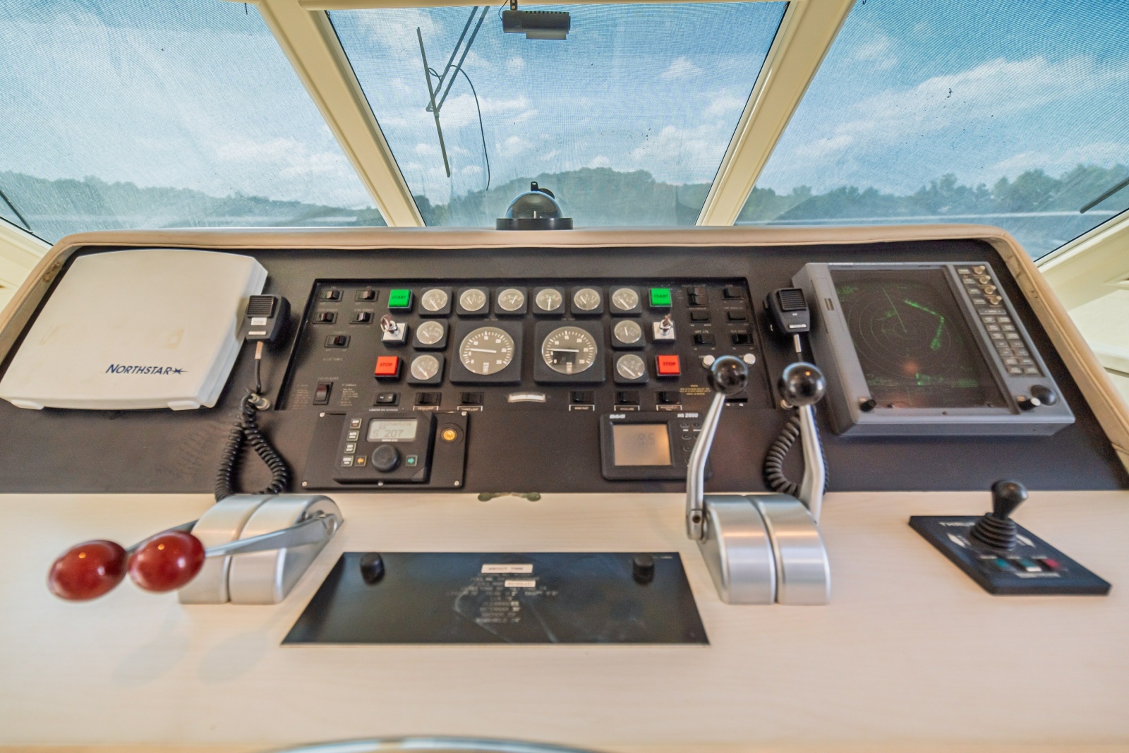 1988 Hatteras 70 Cockpit Motor Yacht