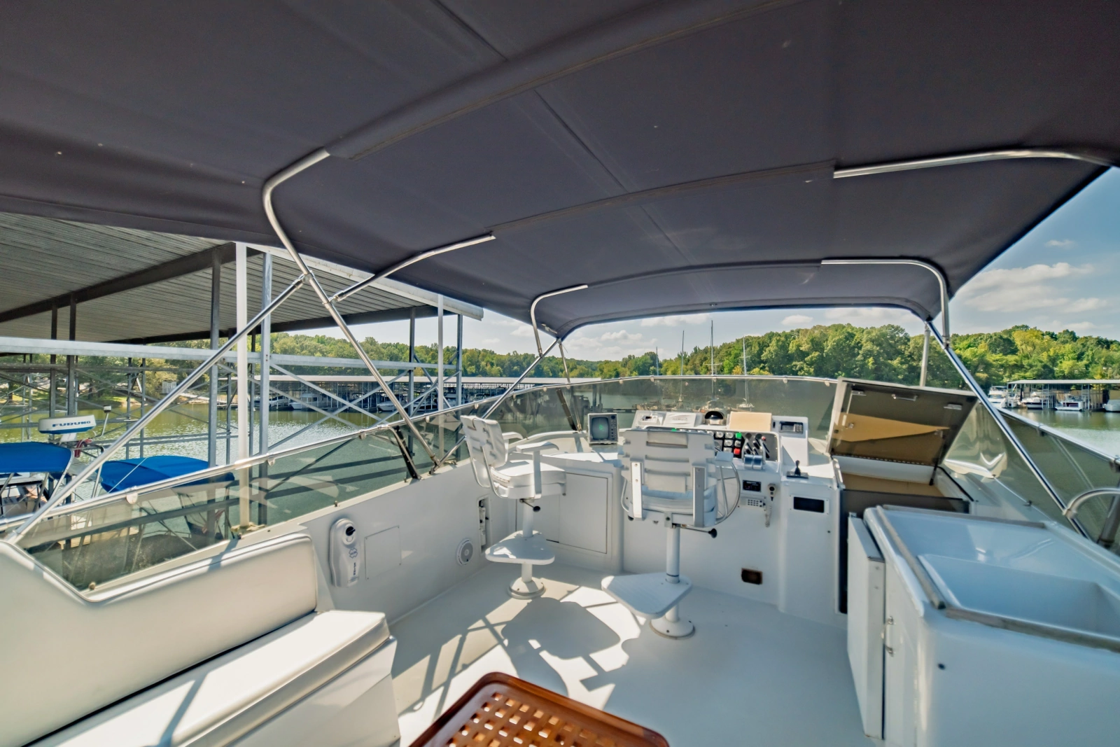 1988 Hatteras 70 Cockpit Motor Yacht