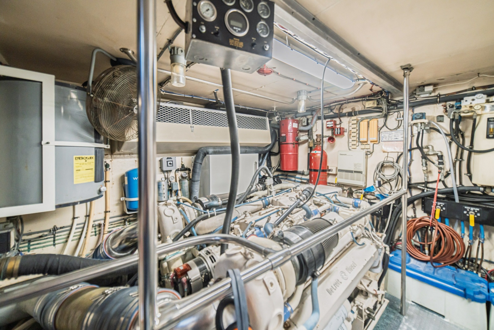 1988 Hatteras 70 Cockpit Motor Yacht