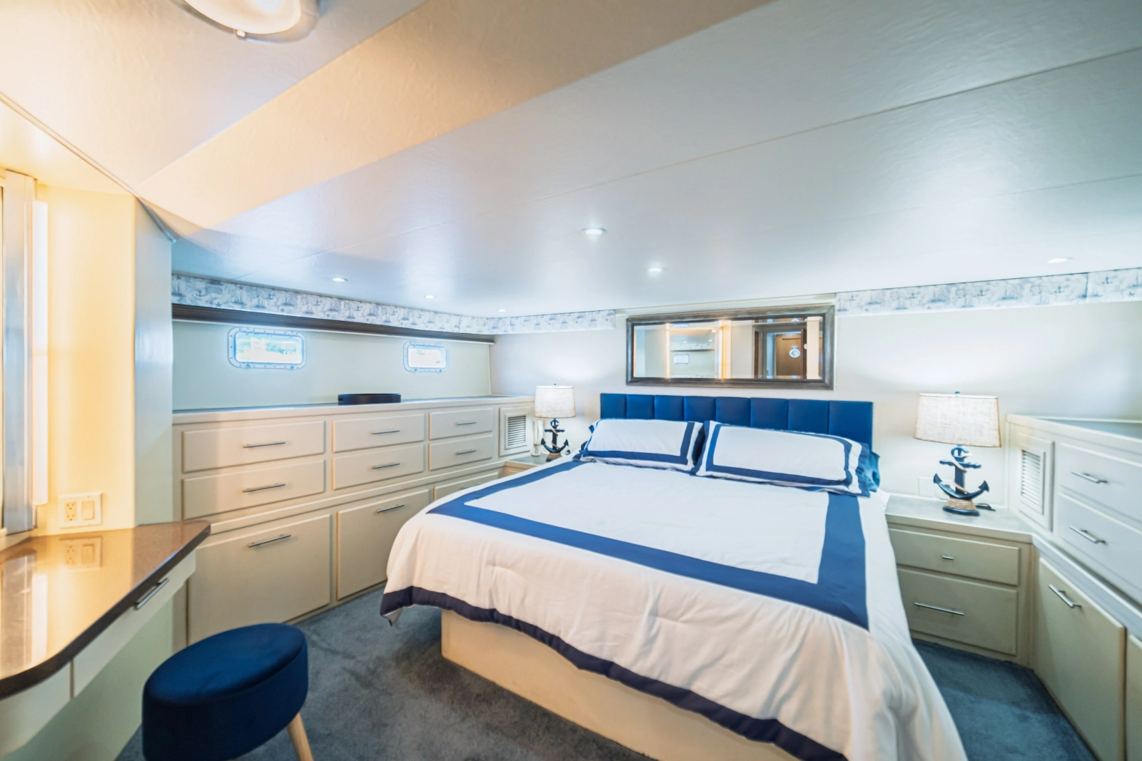 1988 Hatteras 70 Cockpit Motor Yacht
