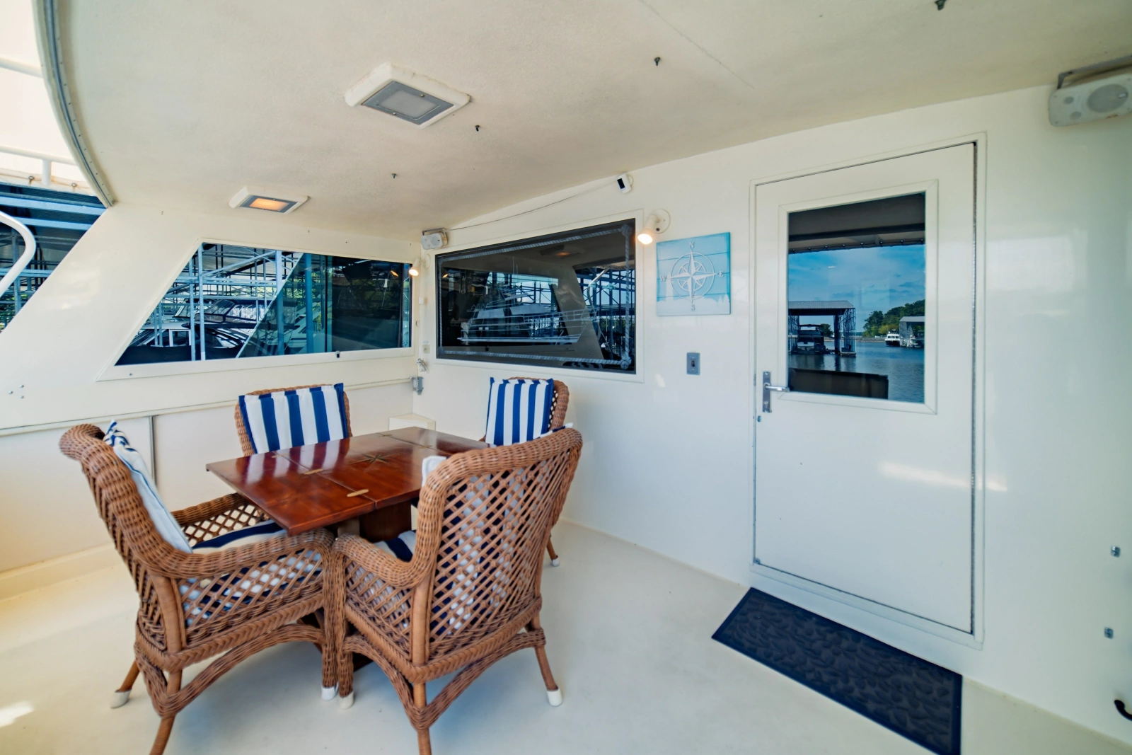 1988 Hatteras 70 Cockpit Motor Yacht