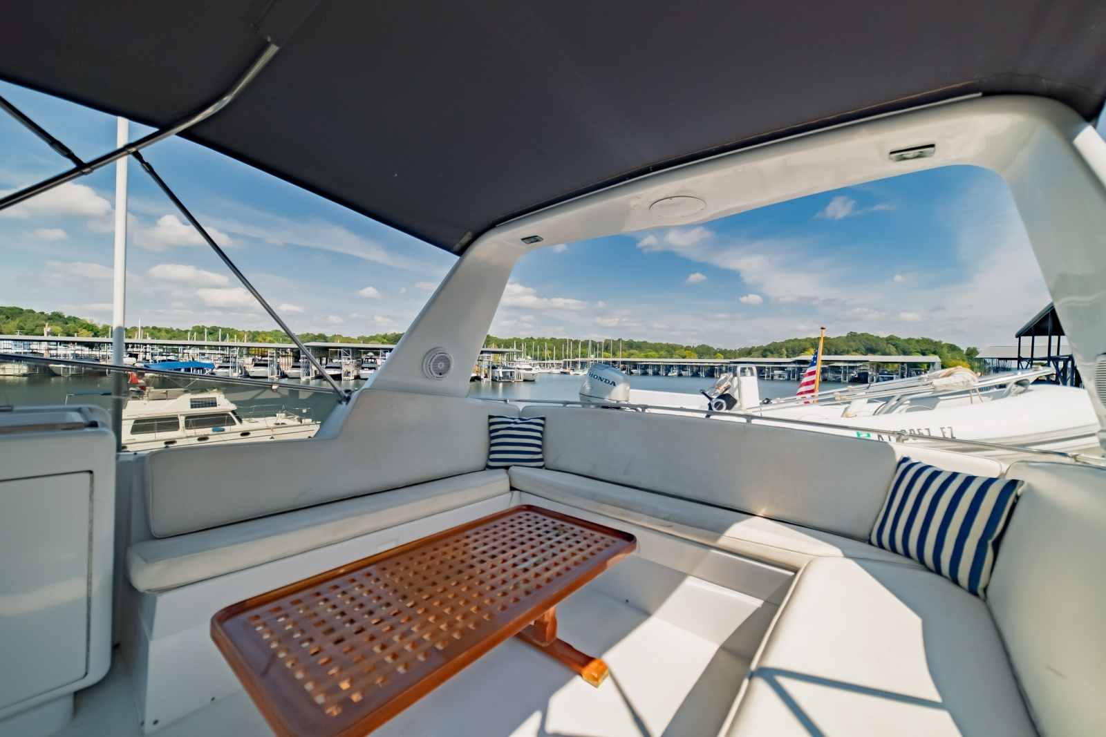 1988 Hatteras 70 Cockpit Motor Yacht