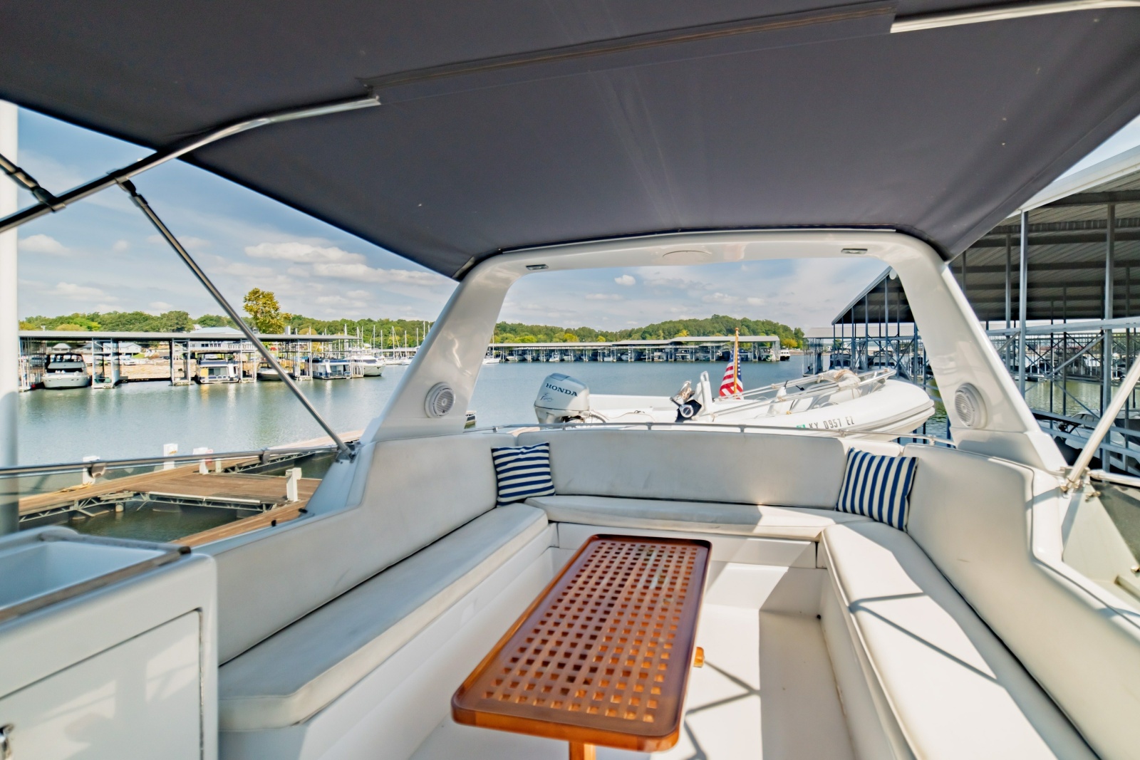 1988 Hatteras 70 Cockpit Motor Yacht
