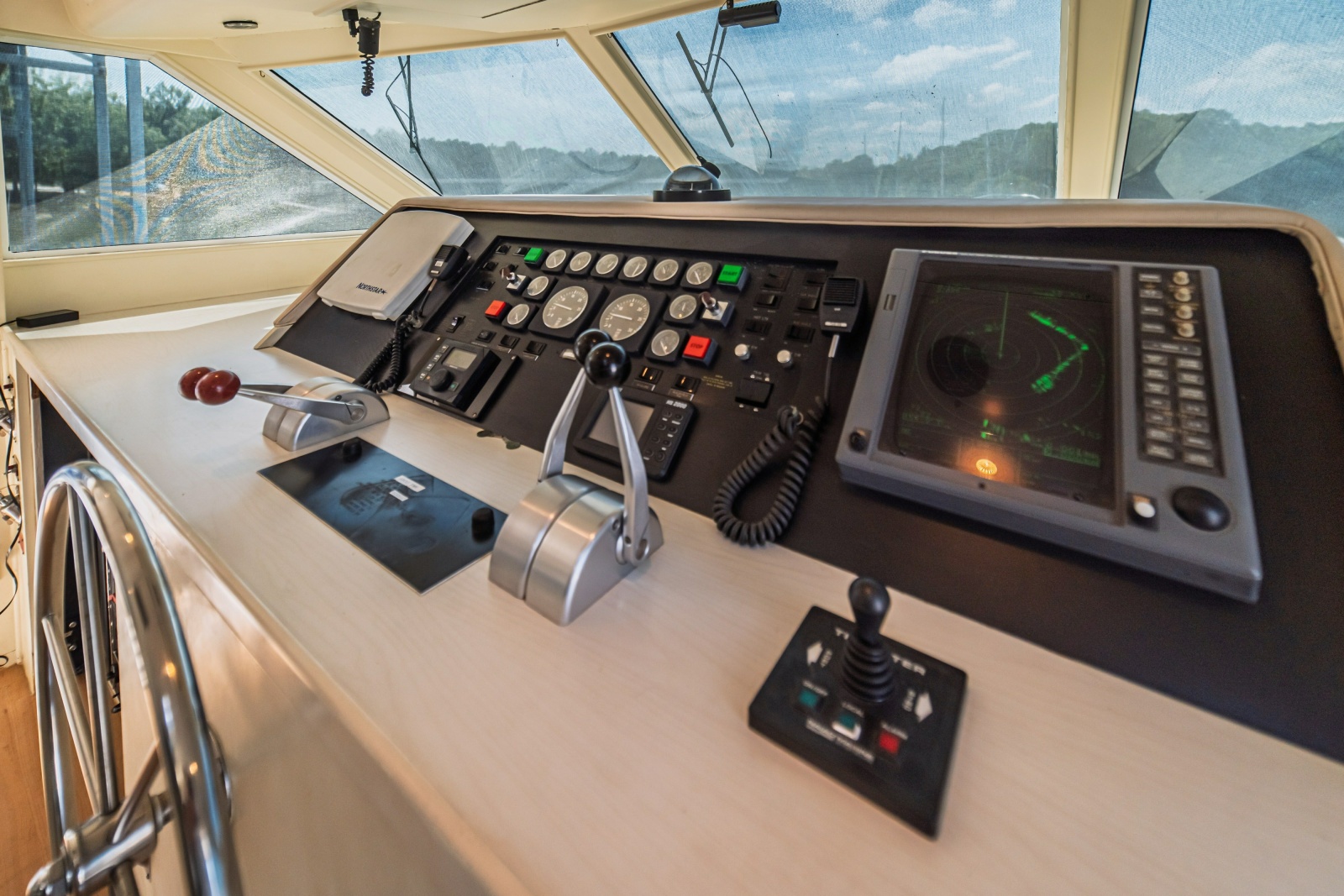 1988 Hatteras 70 Cockpit Motor Yacht