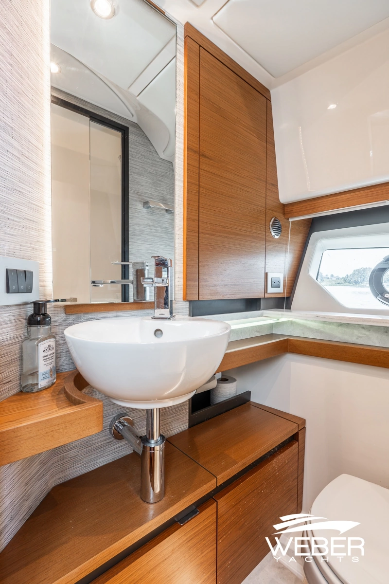 2026 Tiara Yachts 