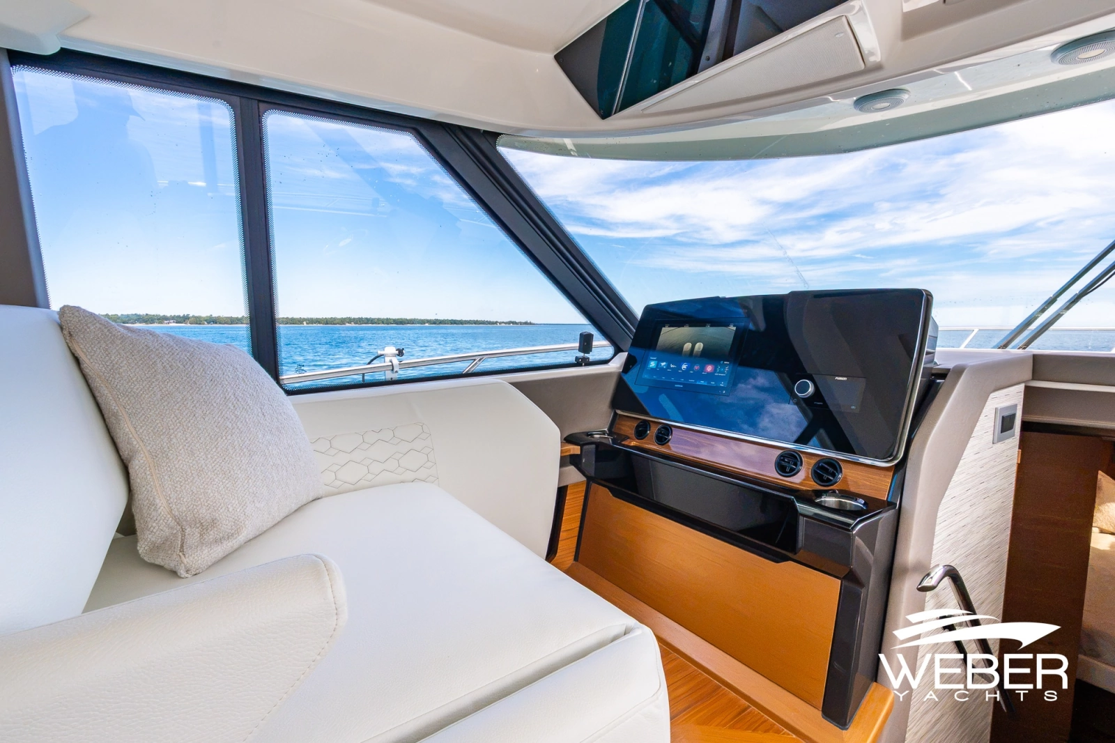 2026 Tiara Yachts 