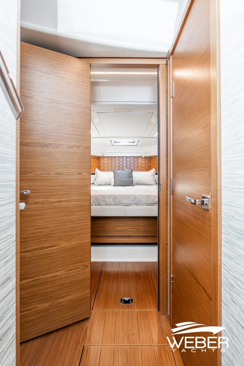 2026 Tiara Yachts 