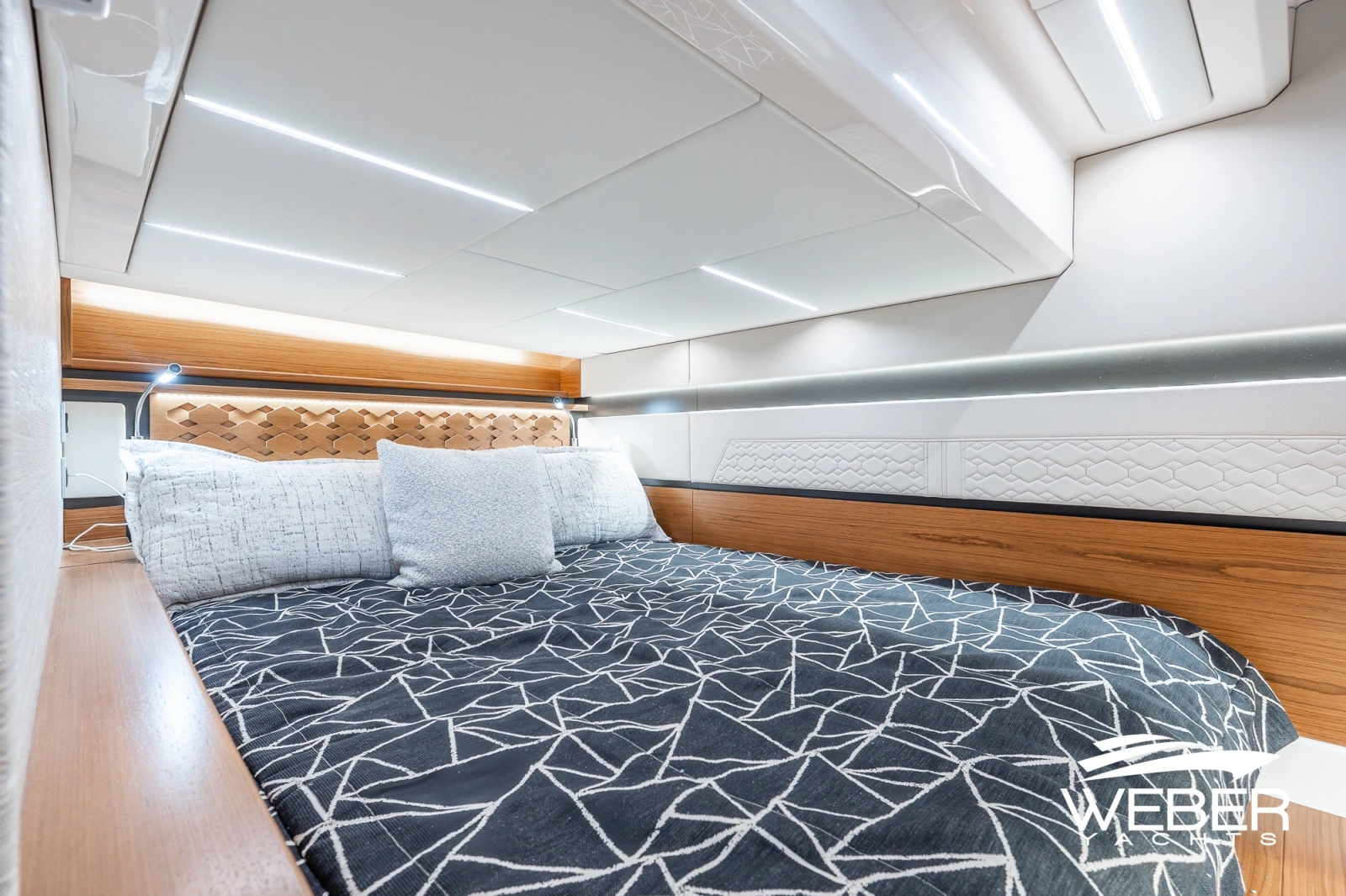 2026 Tiara Yachts 