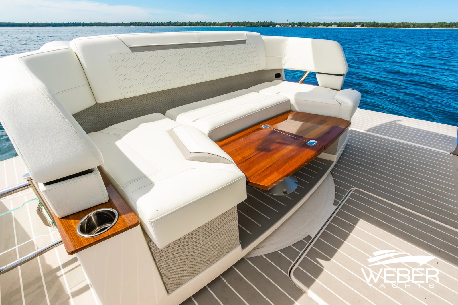 2026 Tiara Yachts 