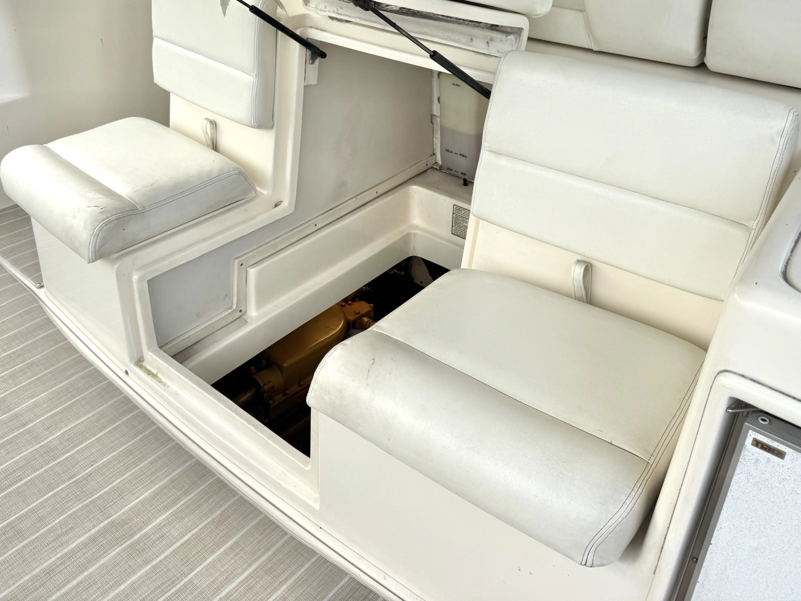 1997 Tiara Yachts 4000 Express