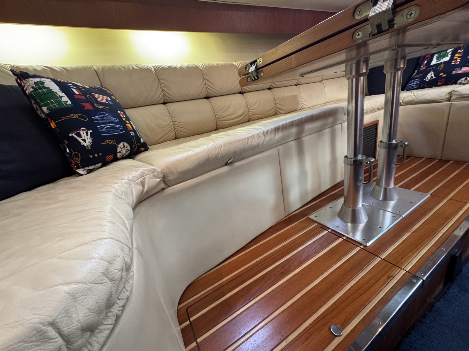 1997 Tiara Yachts 4000 Express