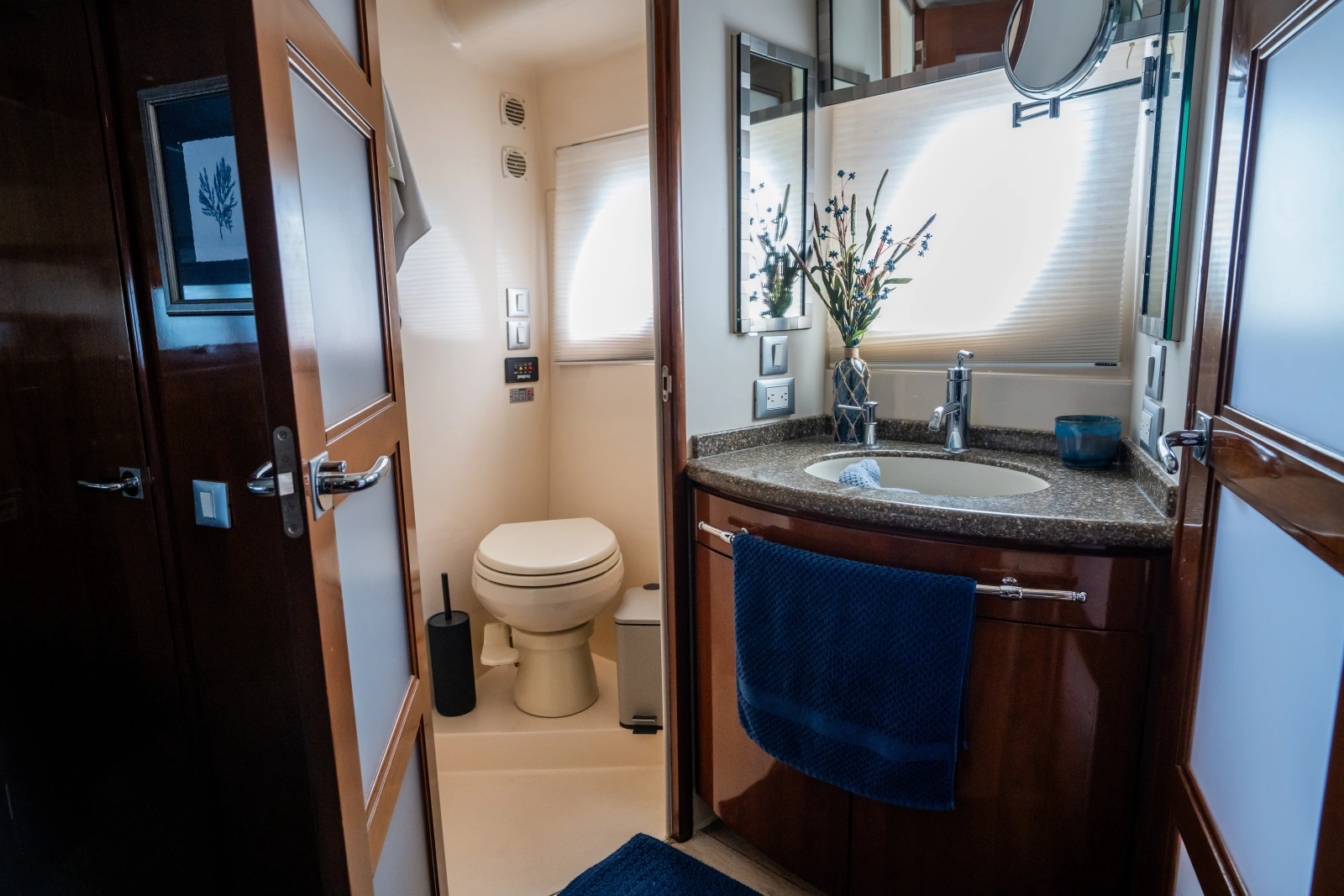 2007 Carver 56 Voyager SE