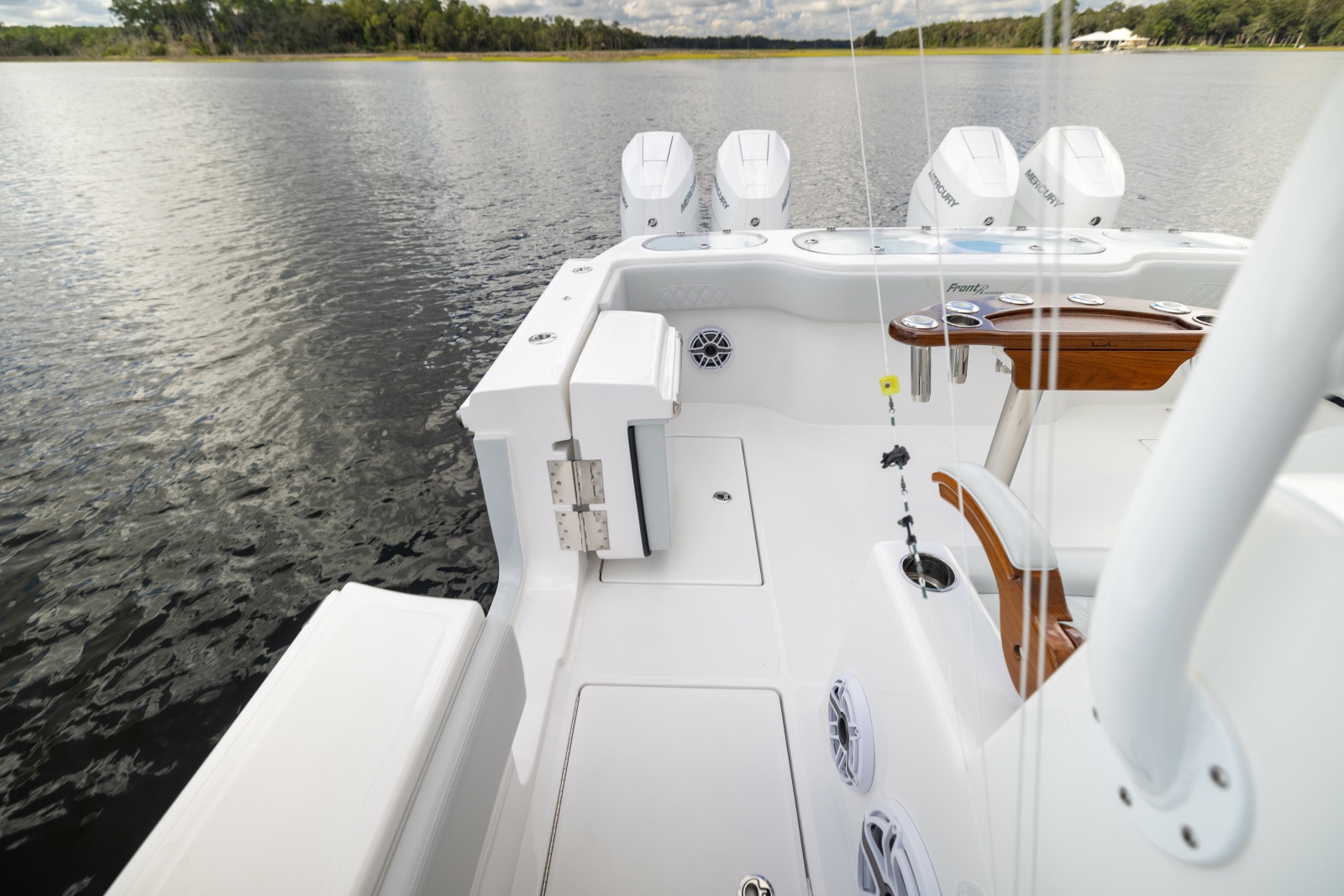2025 Front Runner Catamaran