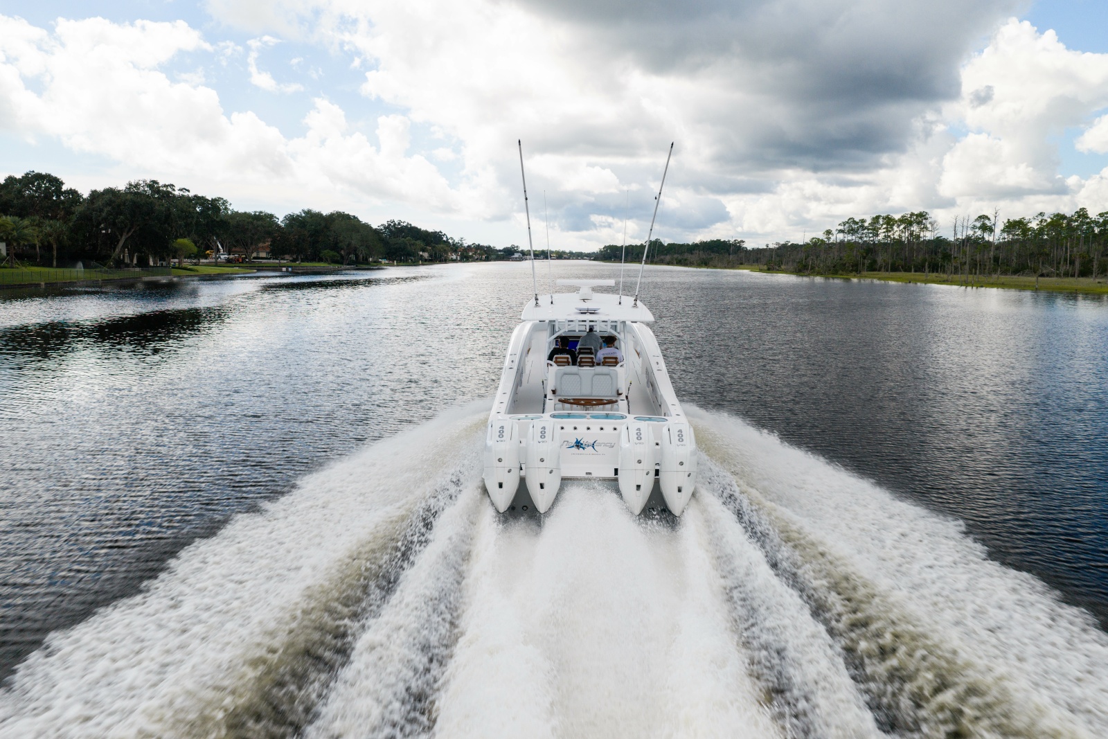 2025 Front Runner Catamaran