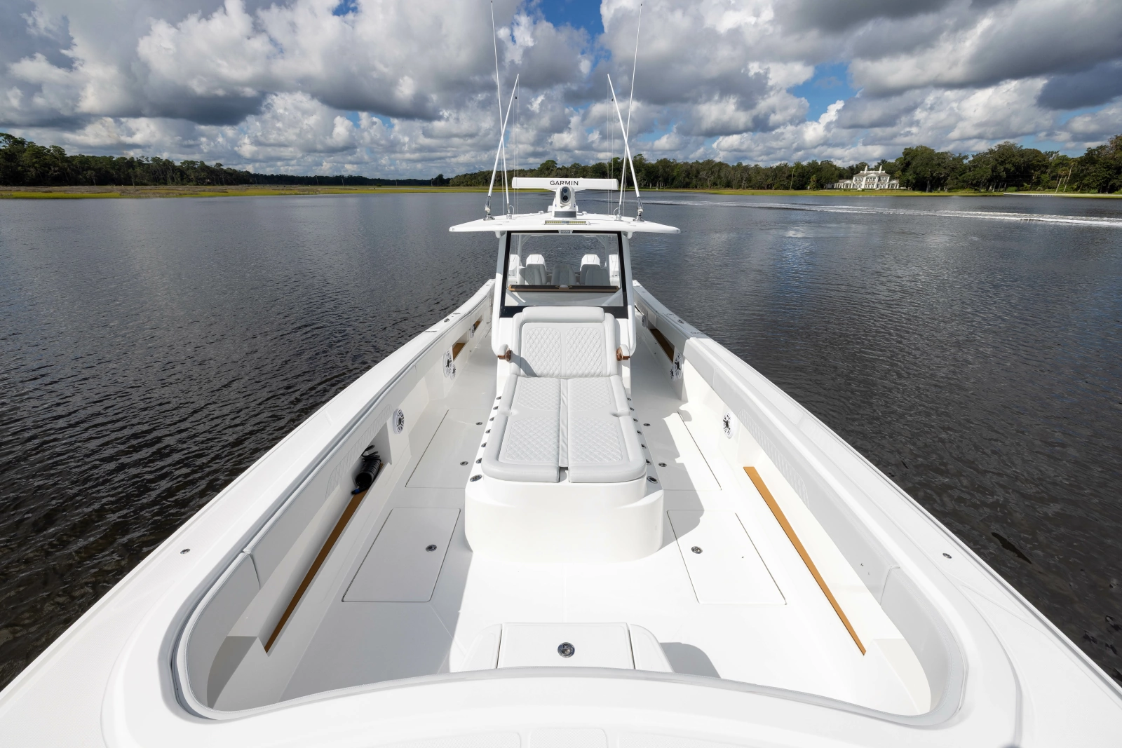 2025 Front Runner Catamaran