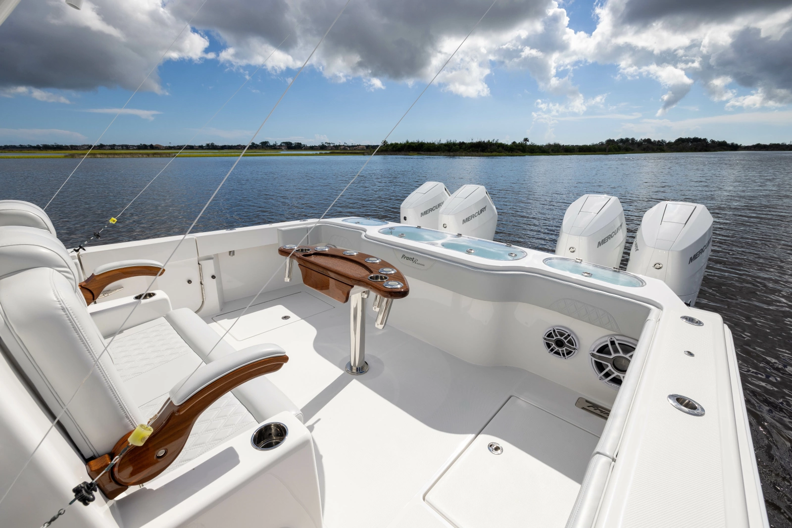 2025 Front Runner Catamaran