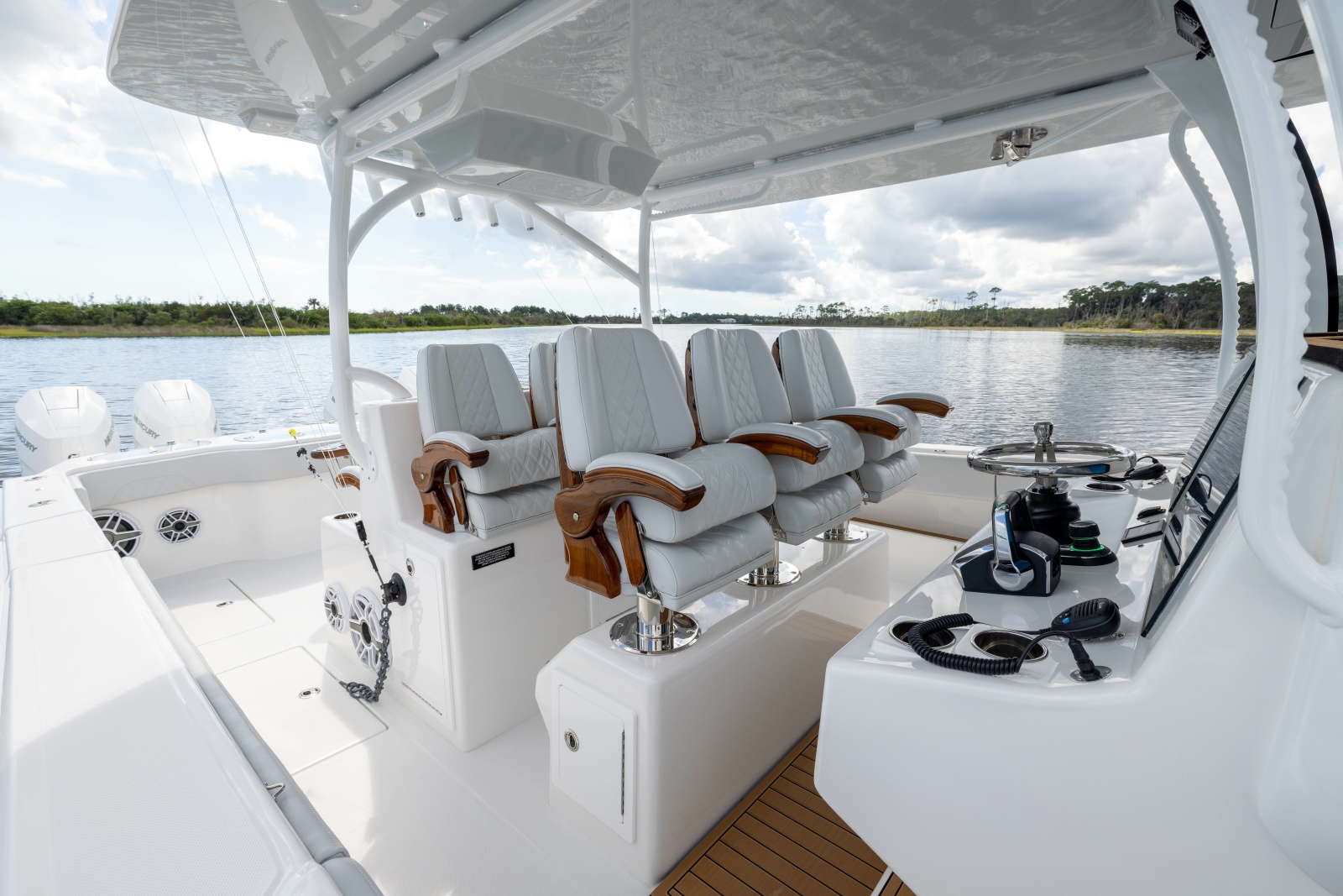 2025 Front Runner Catamaran