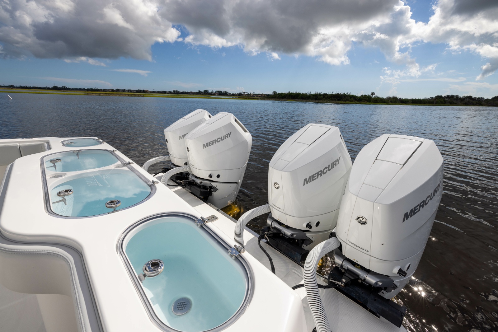 2025 Front Runner Catamaran