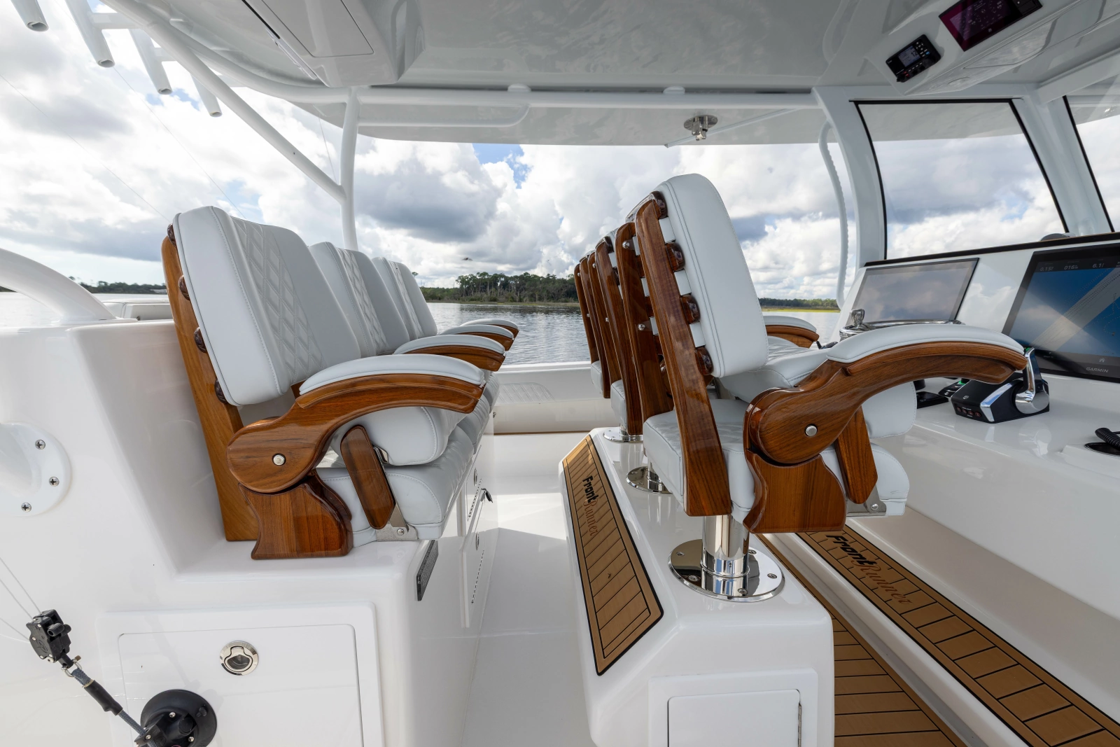 2025 Front Runner Catamaran
