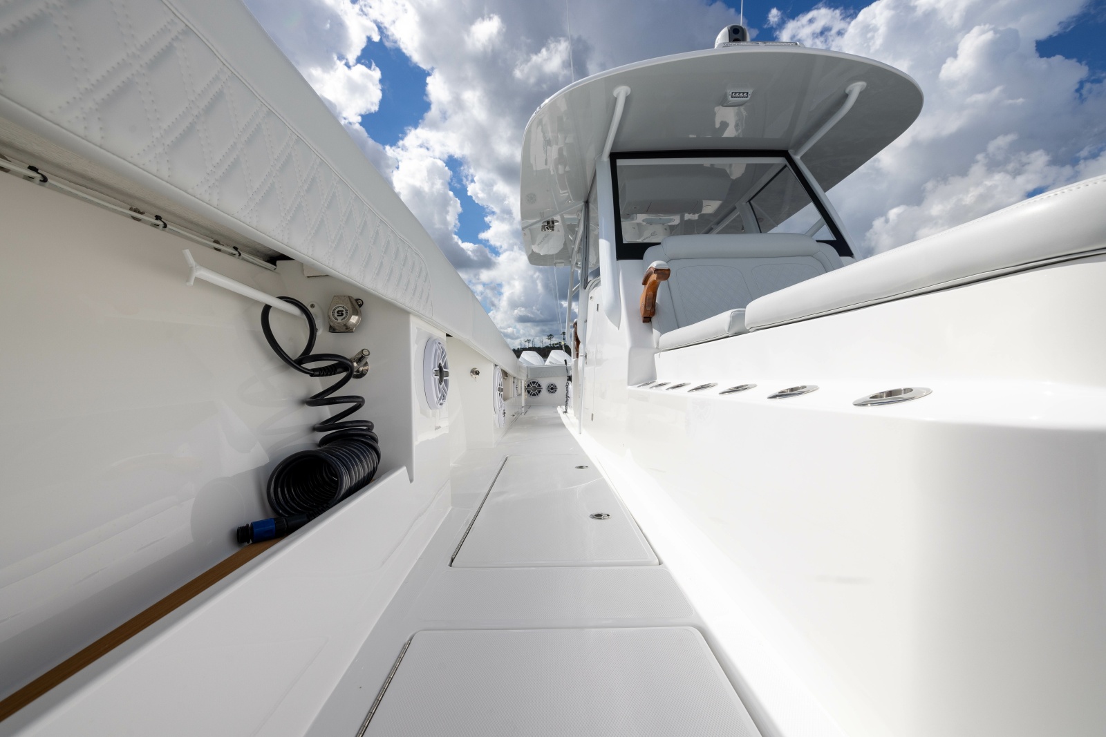 2025 Front Runner Catamaran