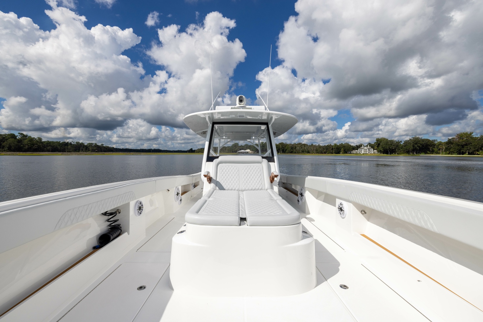 2025 Front Runner Catamaran