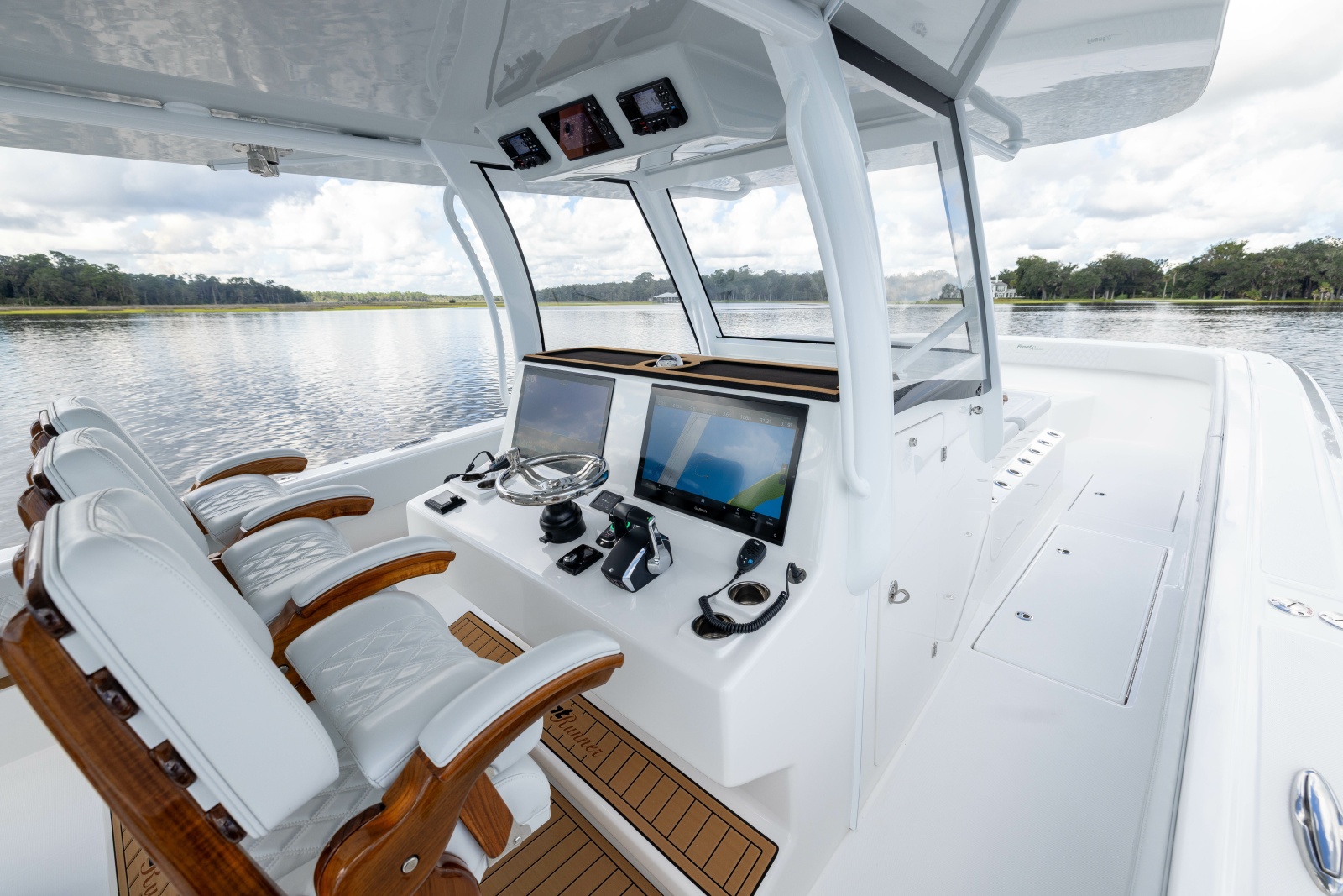 2025 Front Runner Catamaran