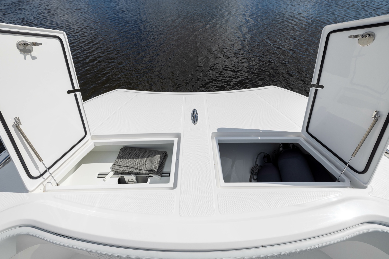 2025 Front Runner Catamaran