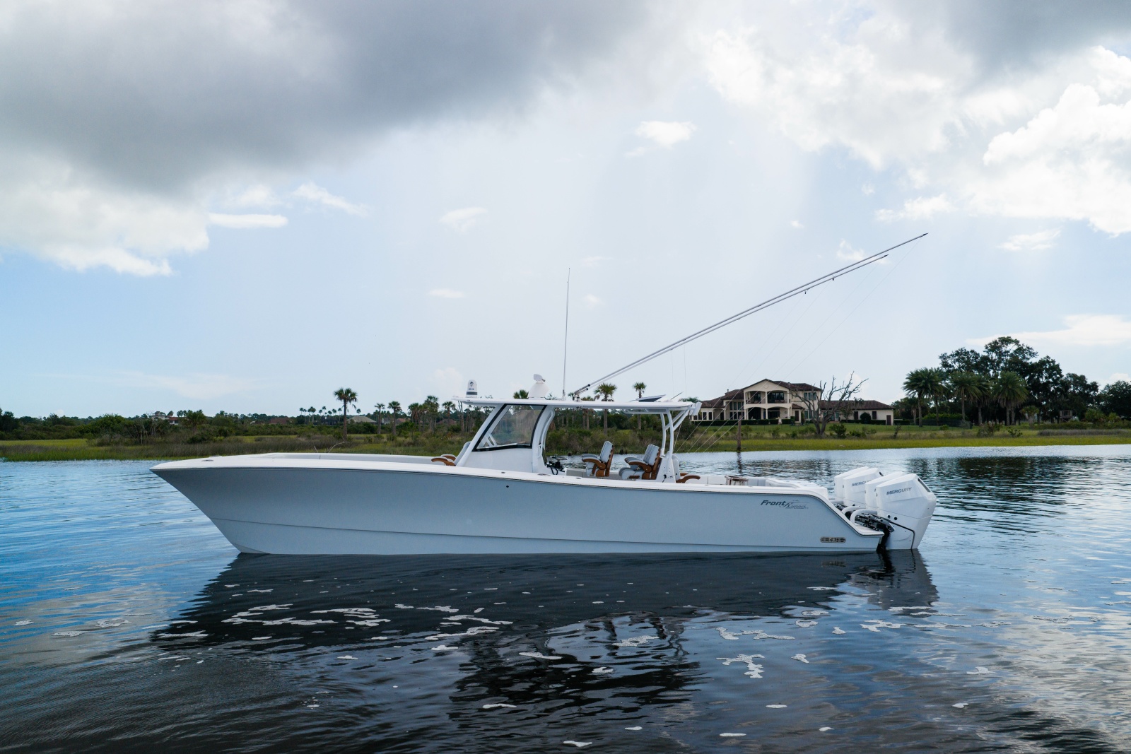 2025 Front Runner Catamaran