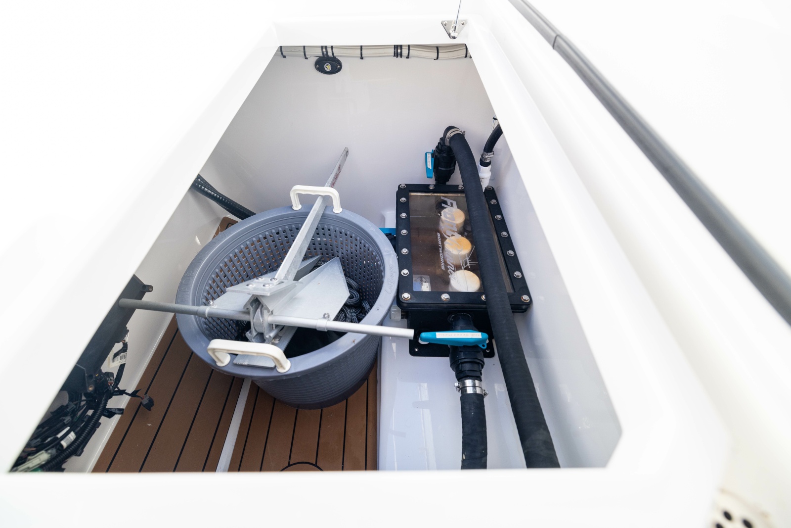 2025 Front Runner Catamaran