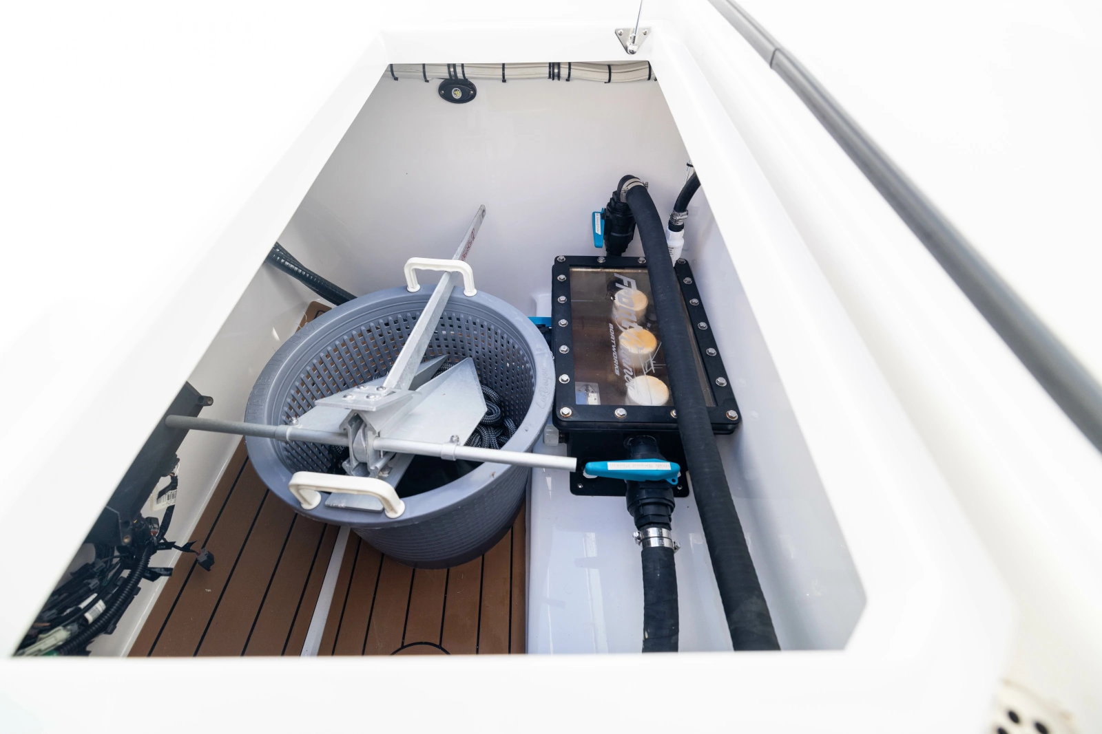 2025 Front Runner Catamaran