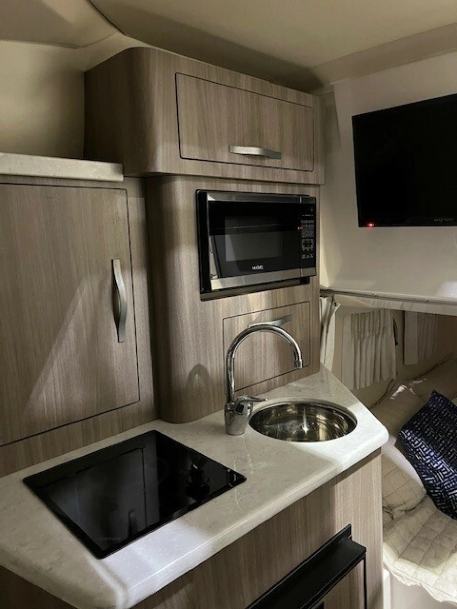 2019 Regal 28 Express