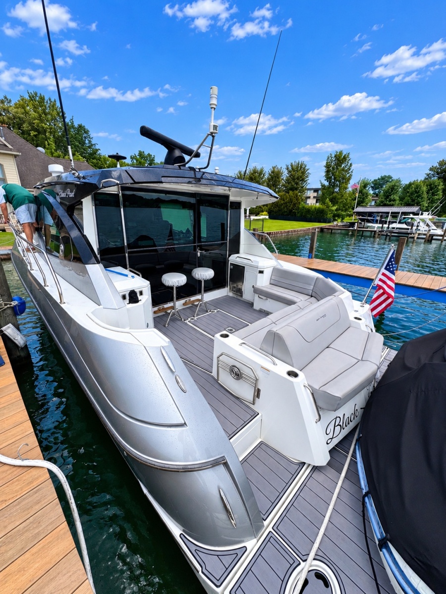 2016 Cruisers Yachts 45 Cantius
