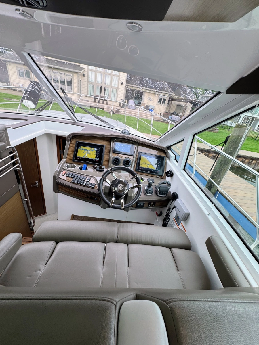 2016 Cruisers Yachts 45 Cantius